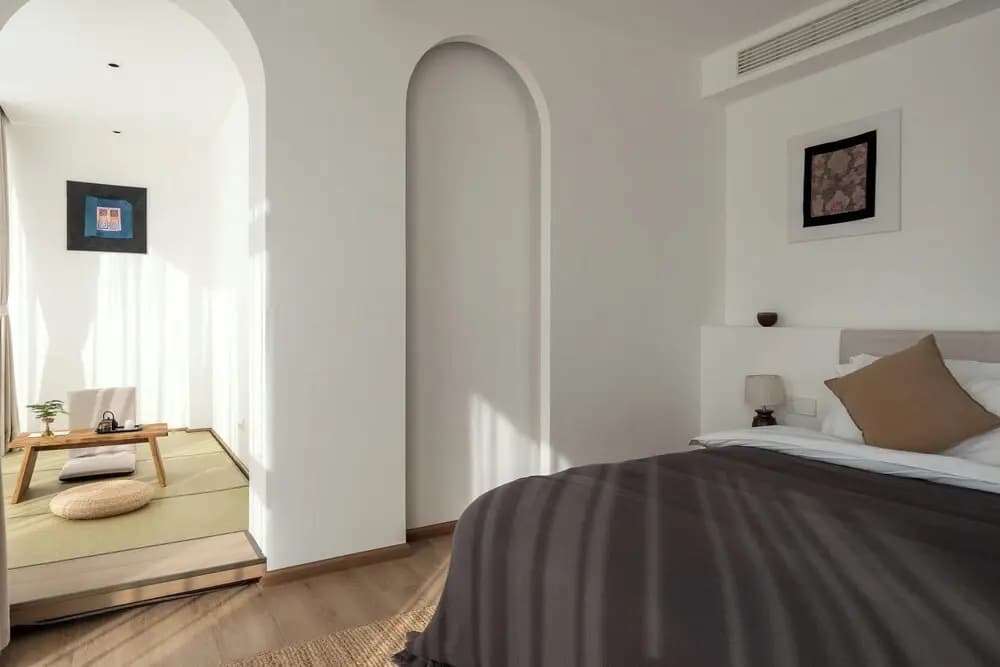 Standard Double room with city view full double bed