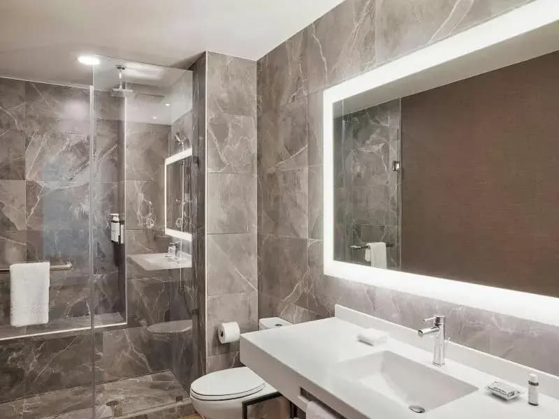 Double Suite with city view full double bed