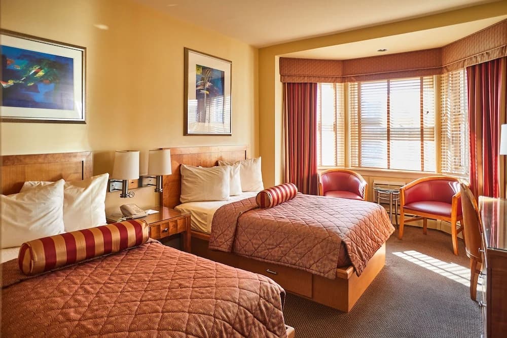 Standard room with city view