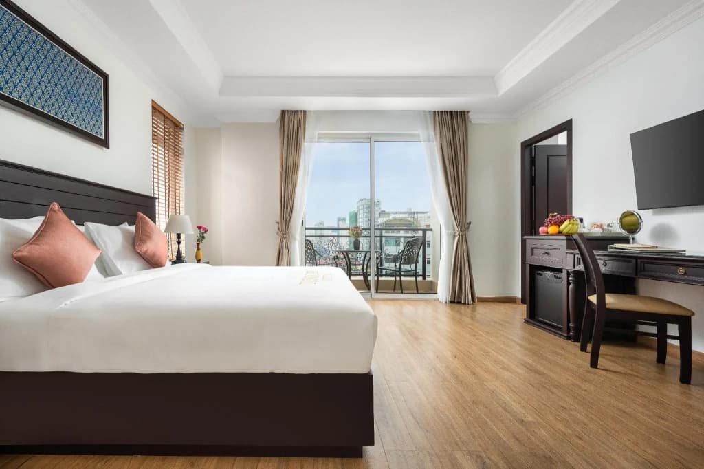 Deluxe Double room with balcony full double bed