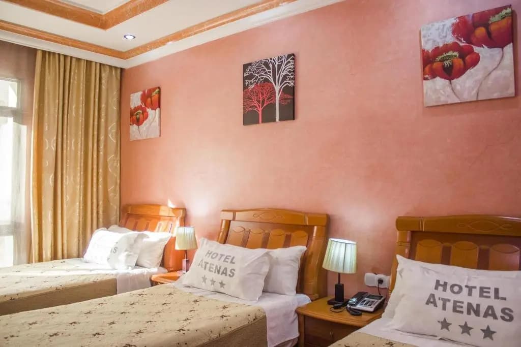 Standard Triple room