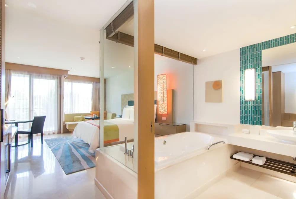 Double room with balcony and with lagoon view twin beds