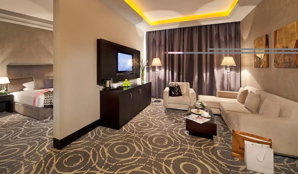 Double Suite full double bed