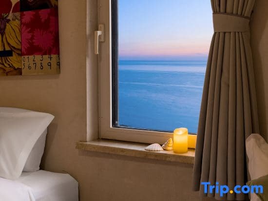 2 Bedrooms Family Suite with view