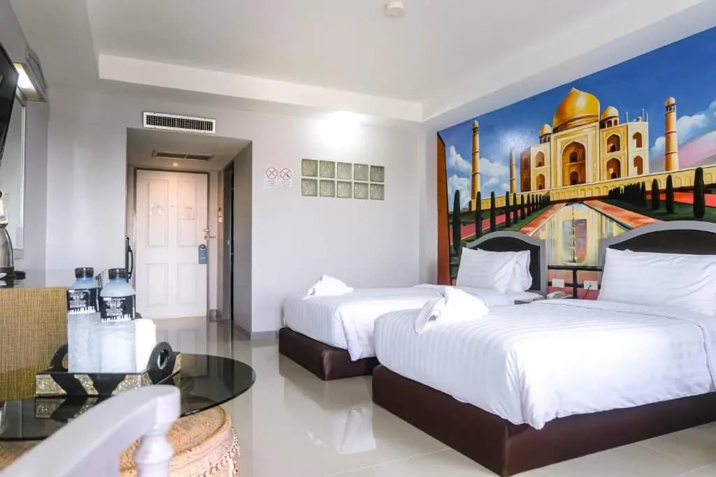 Deluxe Double room twin beds