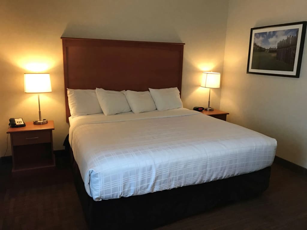 Double Suite full double bed