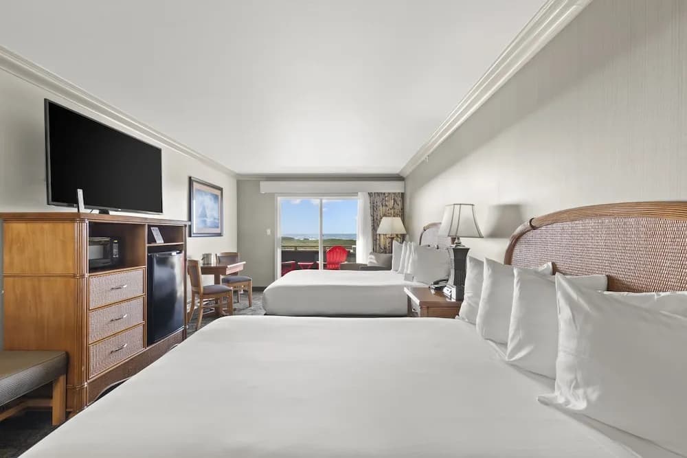 Standard Quadruple room with balcony and with ocean view