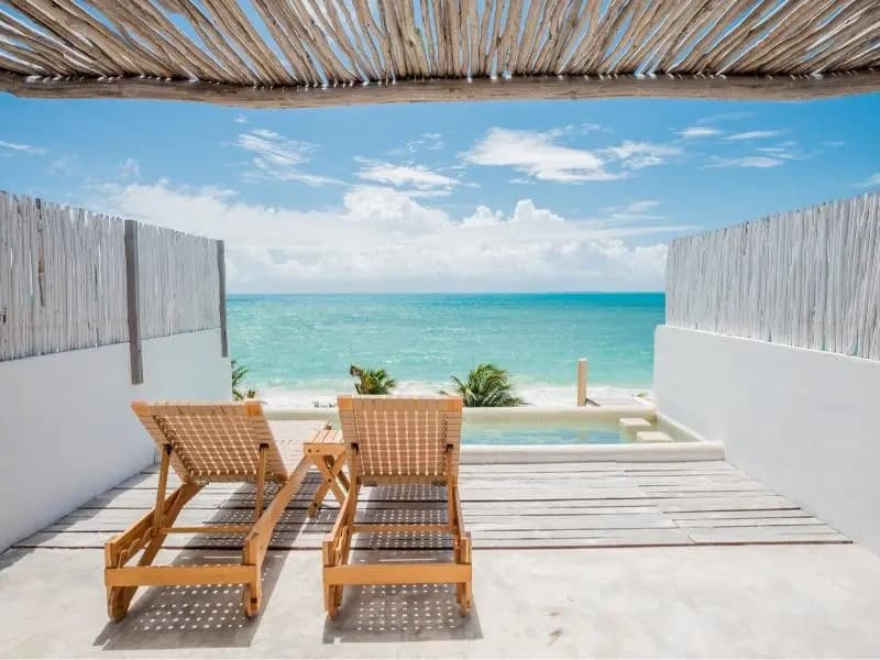 Deluxe Double room with balcony and with ocean view full double bed