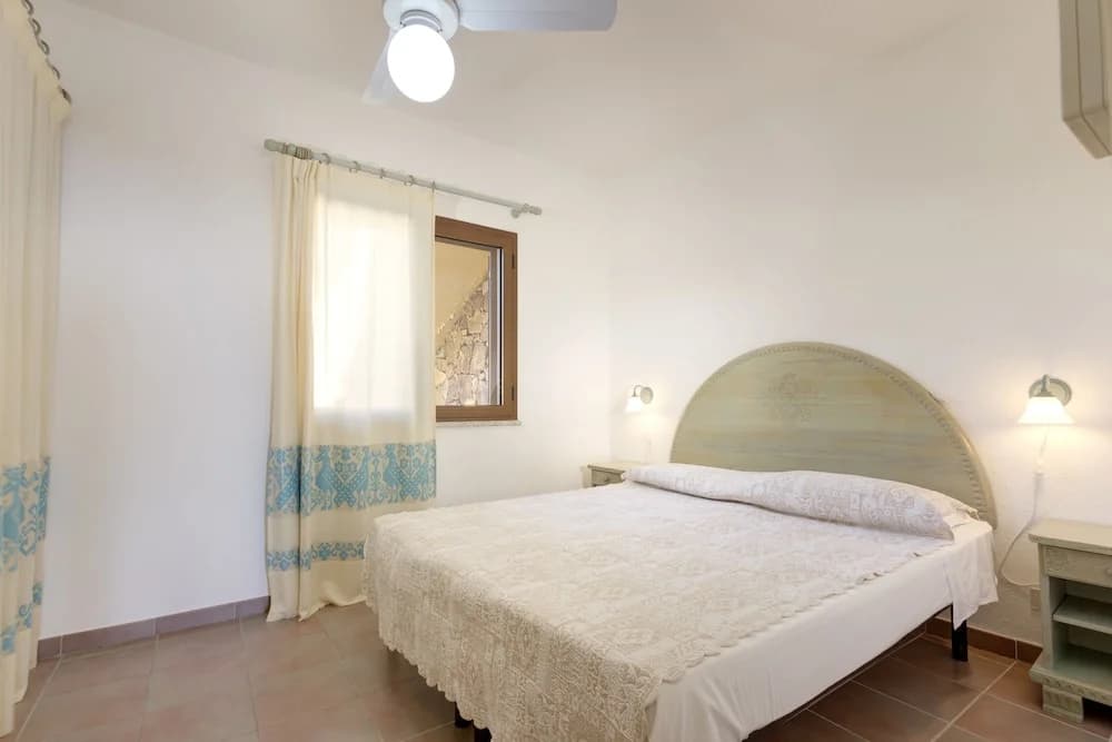 4 Bedrooms Apartment