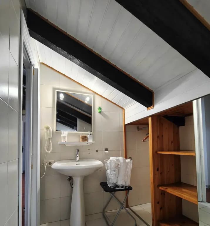 Comfort room