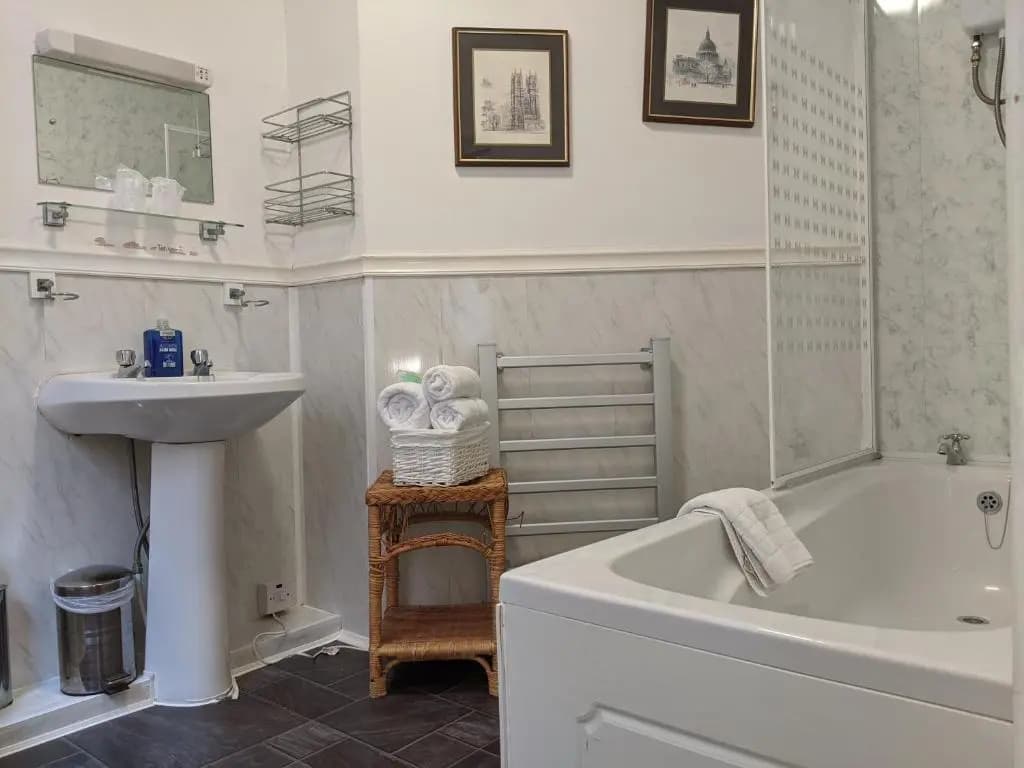 Economy Double room full double bed