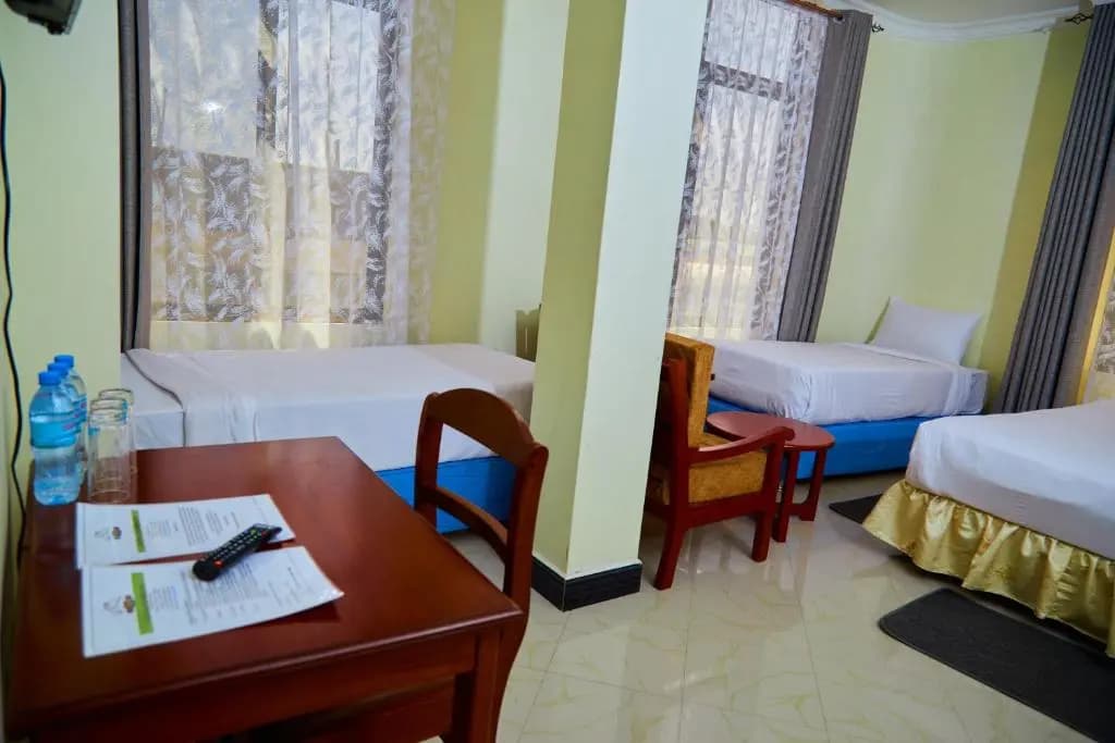 Standard Triple room