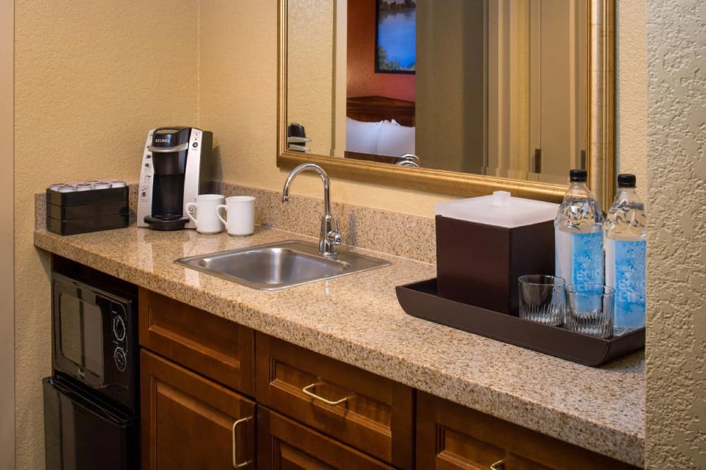 Standard Double room with river view full double bed