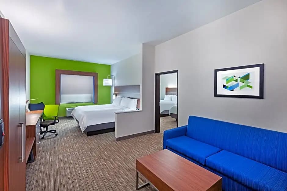 2 Bedrooms Sextuple Suite