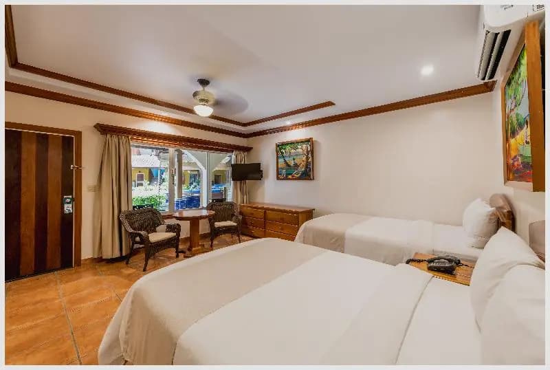 Deluxe Double room with balcony full double bed