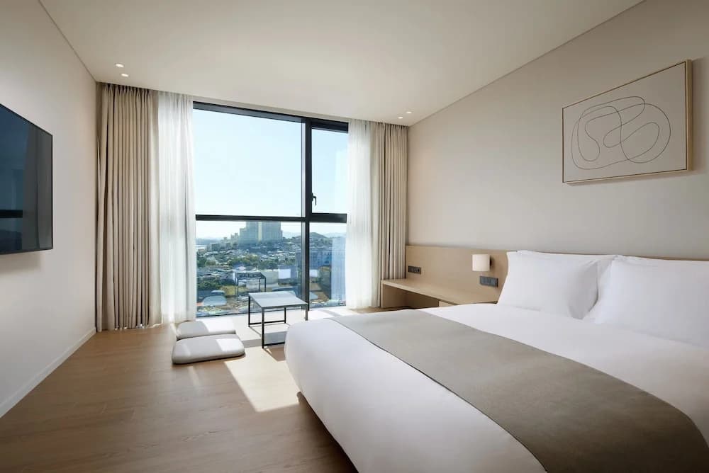Standard Double Ondol room with city view full double bed