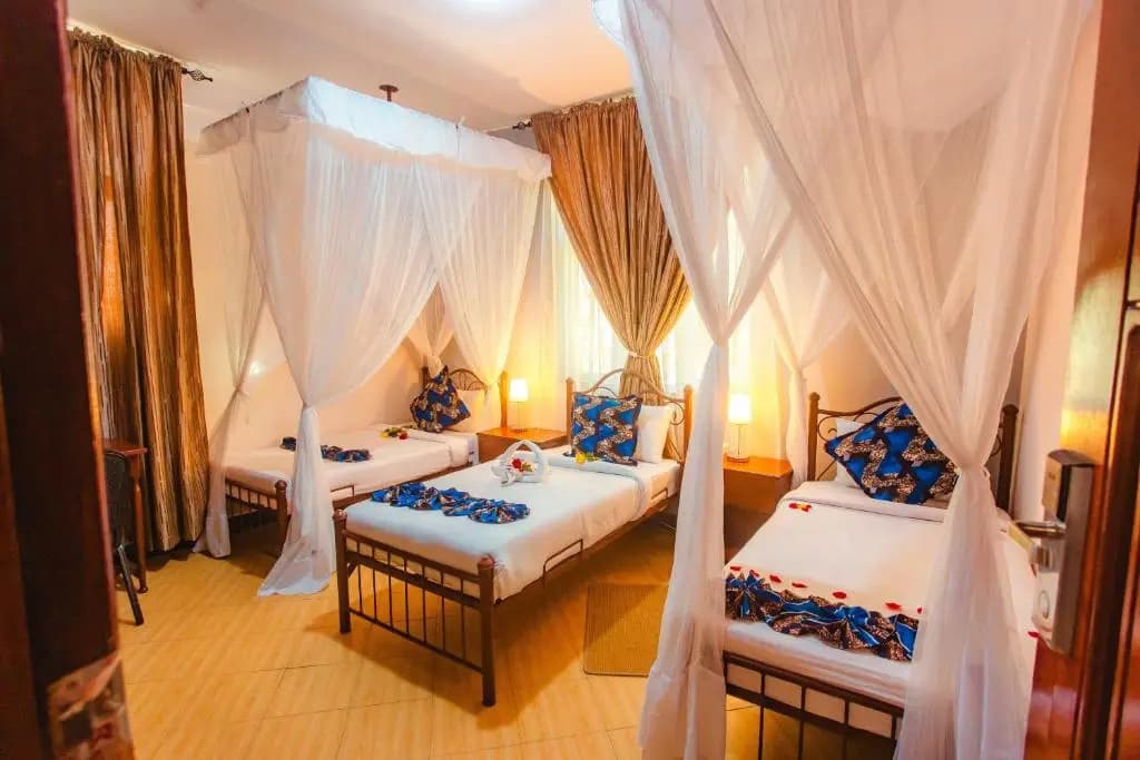 Standard Triple room