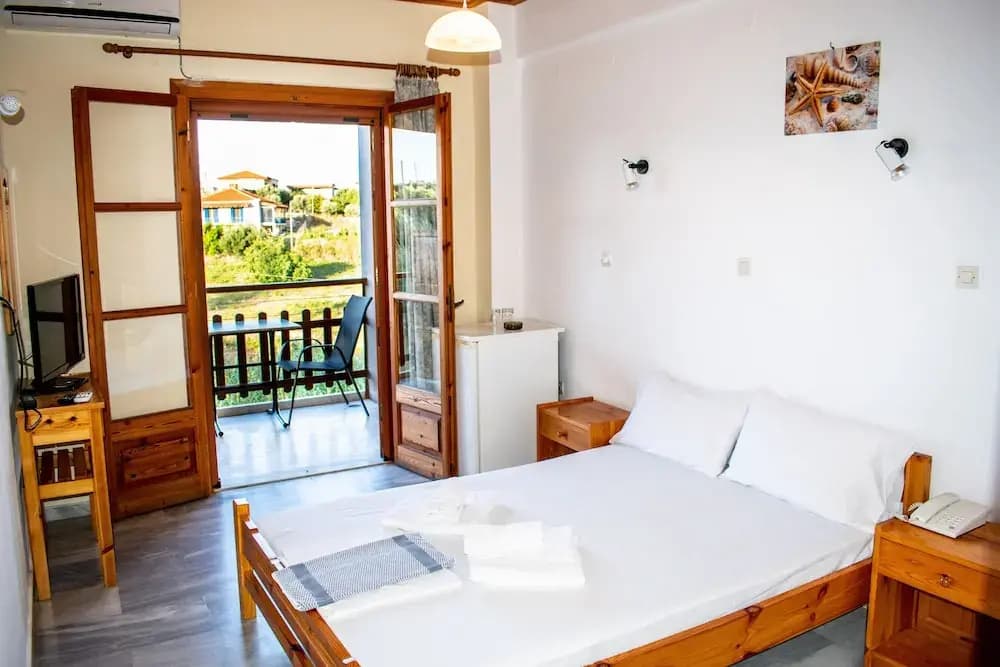 Standard Triple room with balcony and with sea view