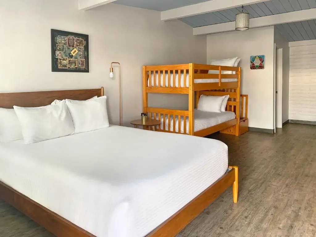 Classic Quadruple room