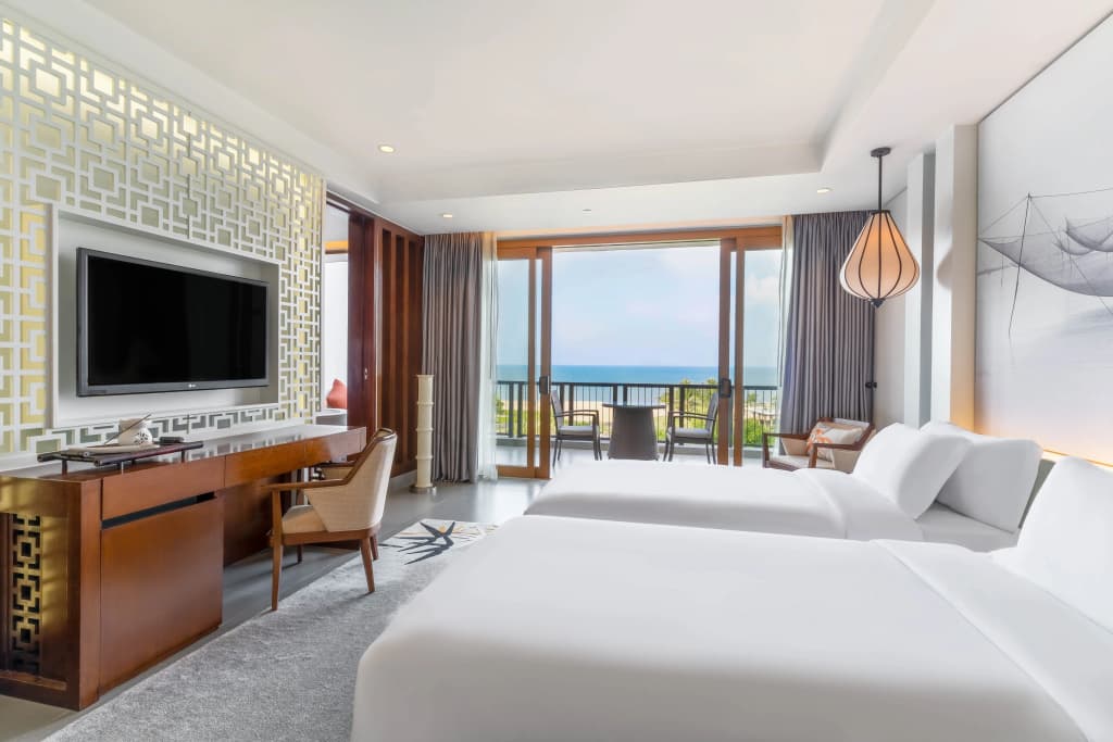 Grand Double room with balcony and with sea view twin beds