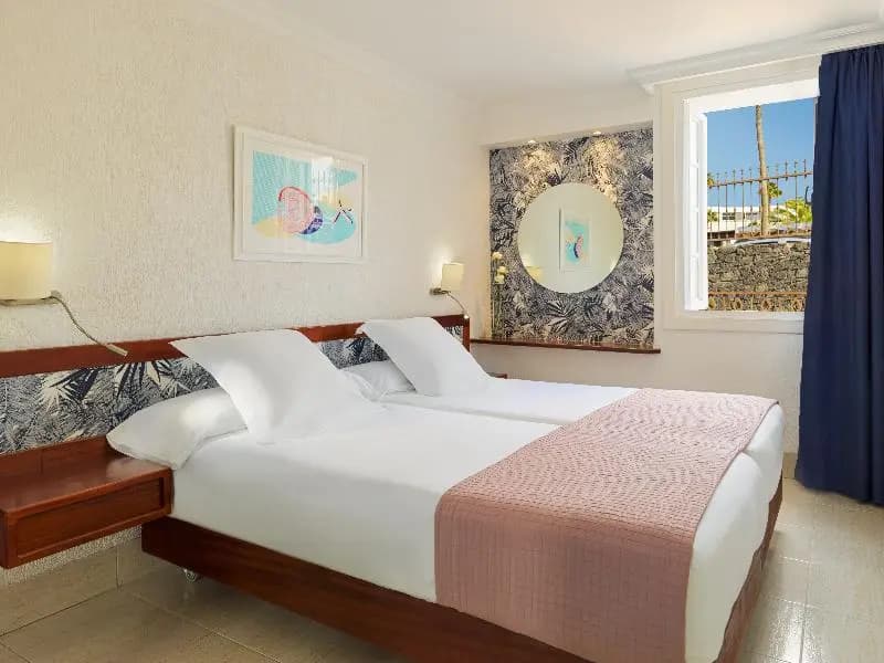 Standard room with balcony