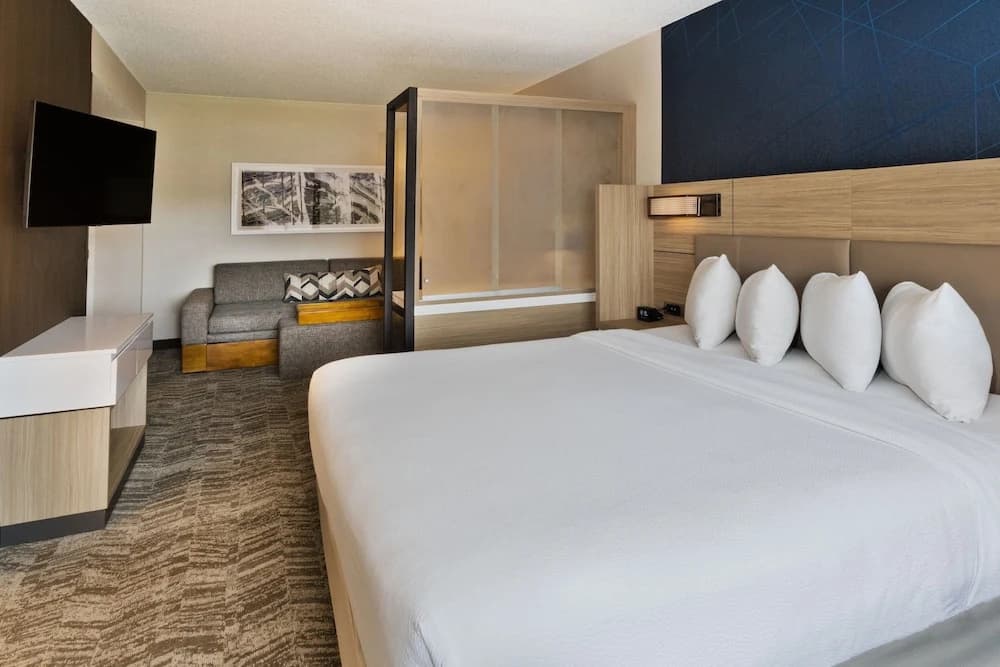Double Suite full double bed