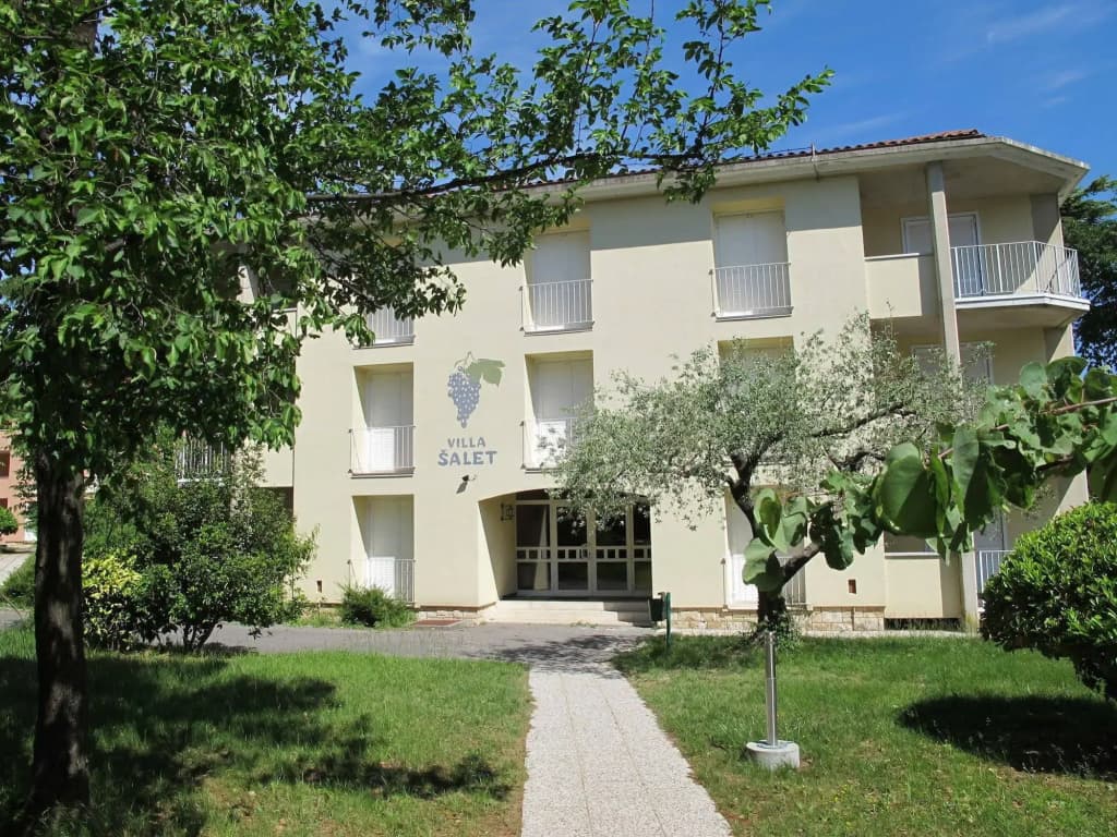 Hotel photo 1