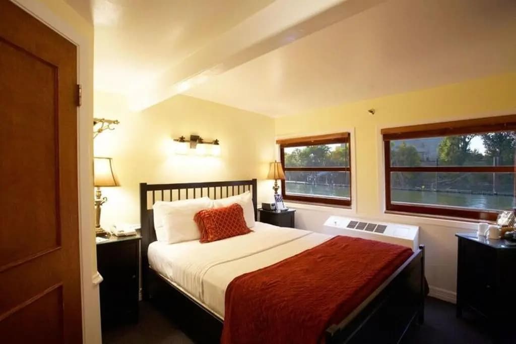 Standard Double room full double bed