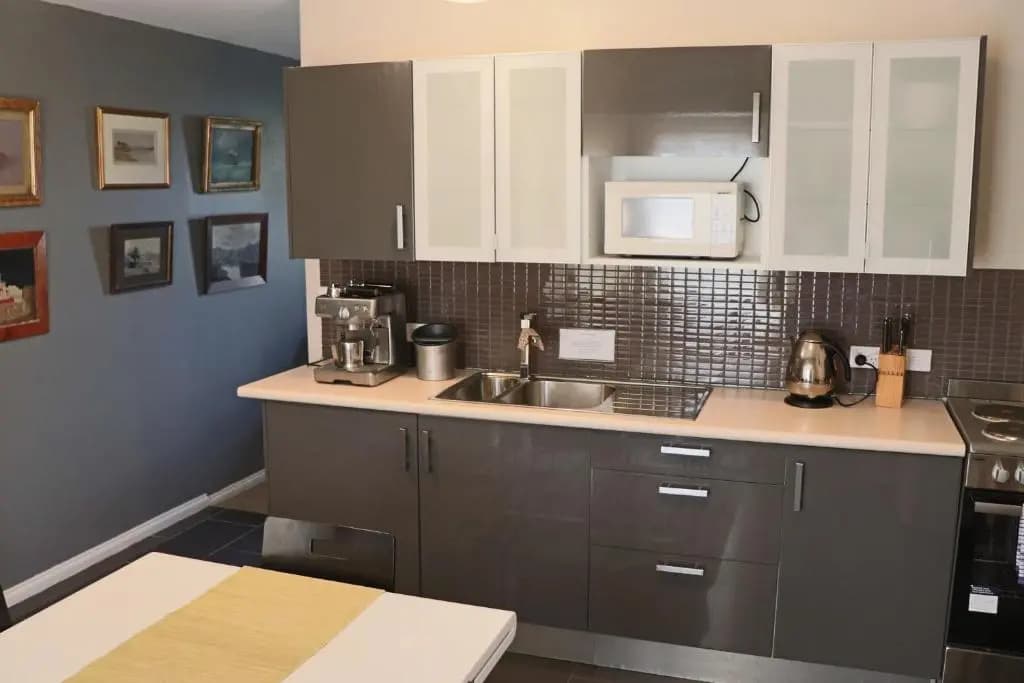 2 Bedrooms Cottage