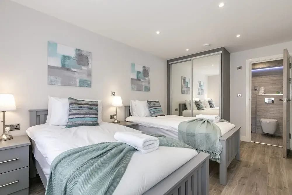 Deluxe Basement Apartment with garden view