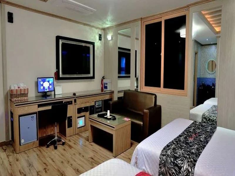 Hotel photo 1
