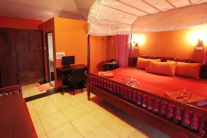 Double Bungalow beachfront full double bed