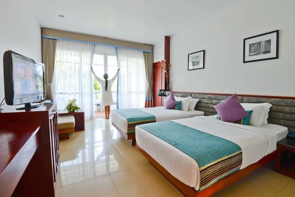 Double Sea Pavilion twin beds