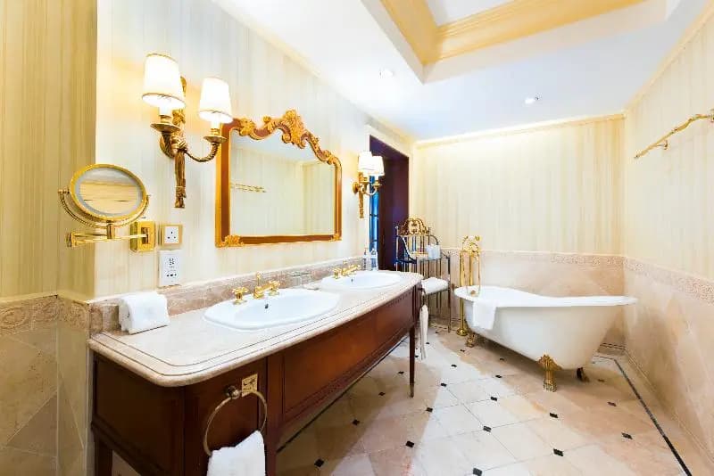 Superior Double room with balcony and with city view full double bed