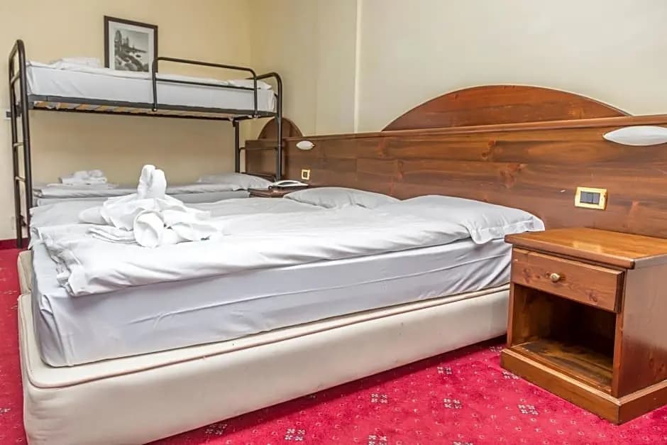 Standard Quadruple room