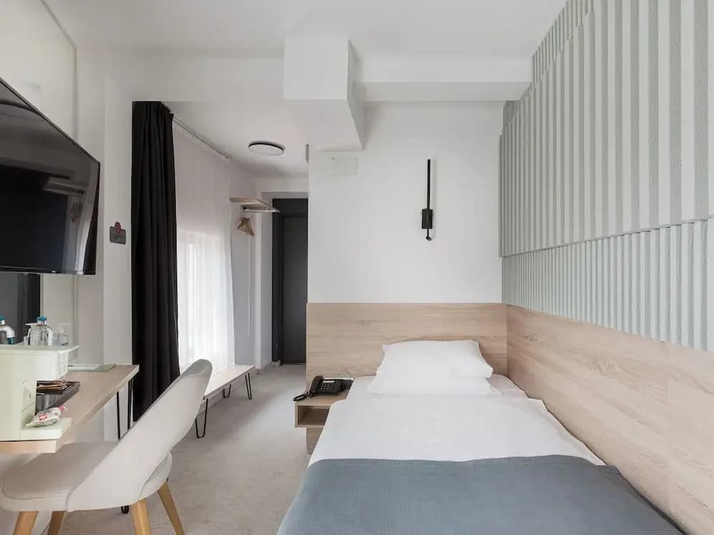 Economy room