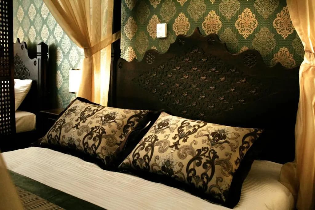 Comfort room