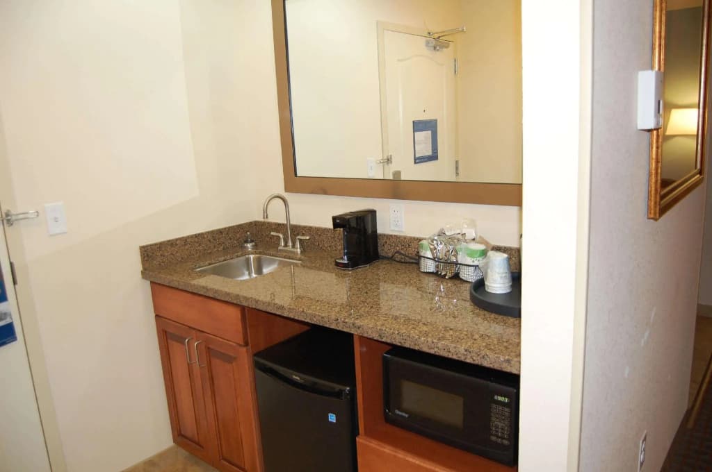 Double Suite full double bed