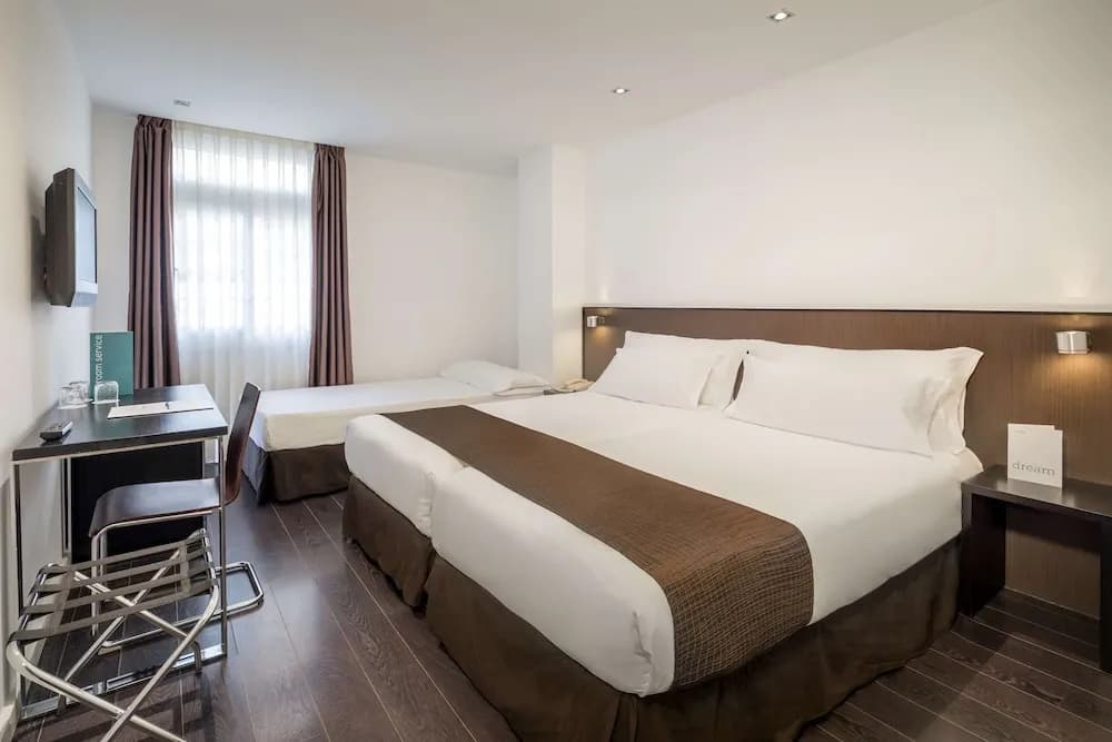 Triple room
