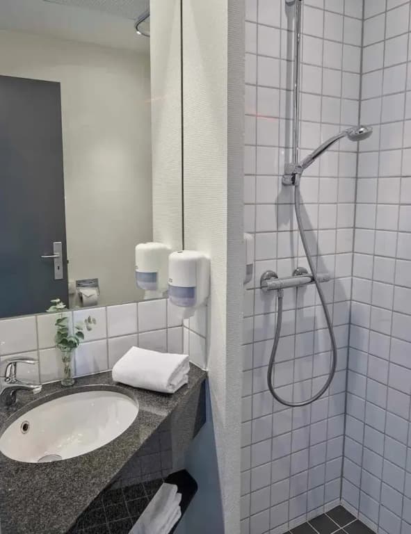Economy room