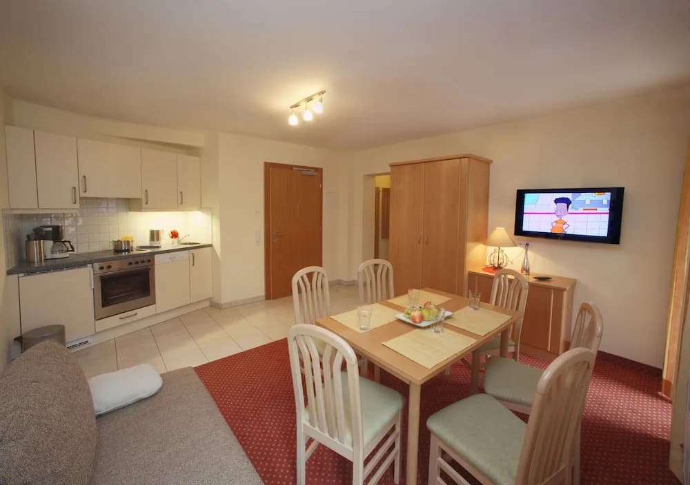 2 Bedrooms Apartment with balcony and with mountain view