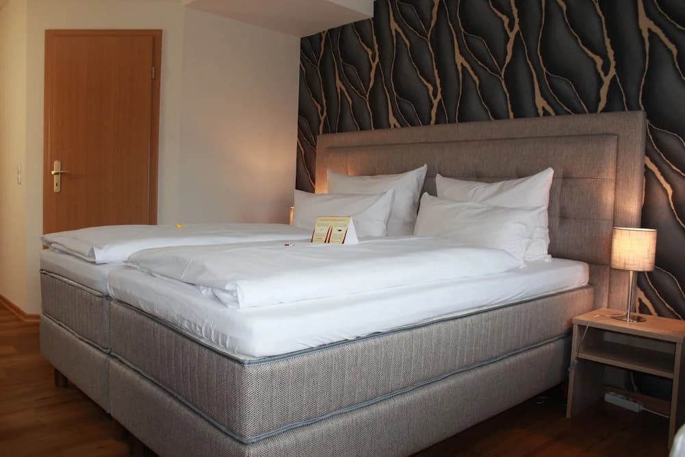 1 Bedroom Standard Triple Family room