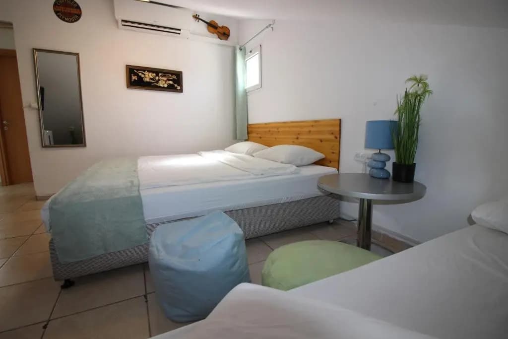 Economy room
