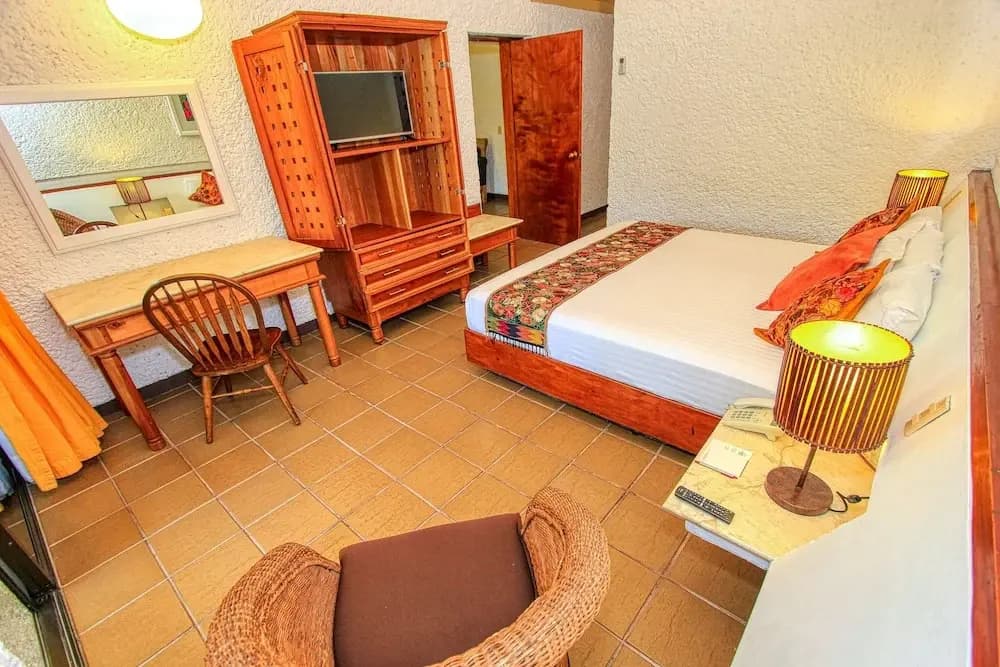 Deluxe Suite with balcony