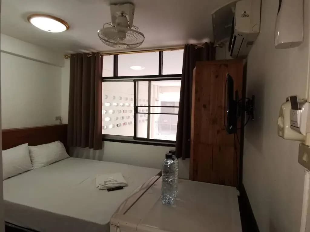 Economy room