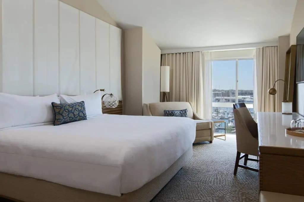Standard room with water view