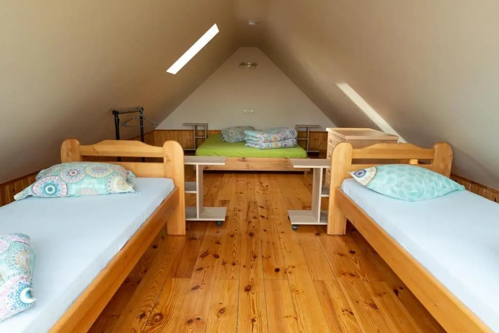 Economy room