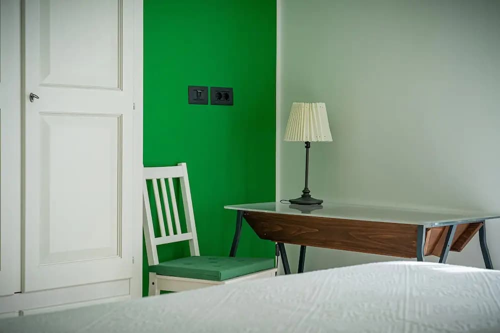Economy room
