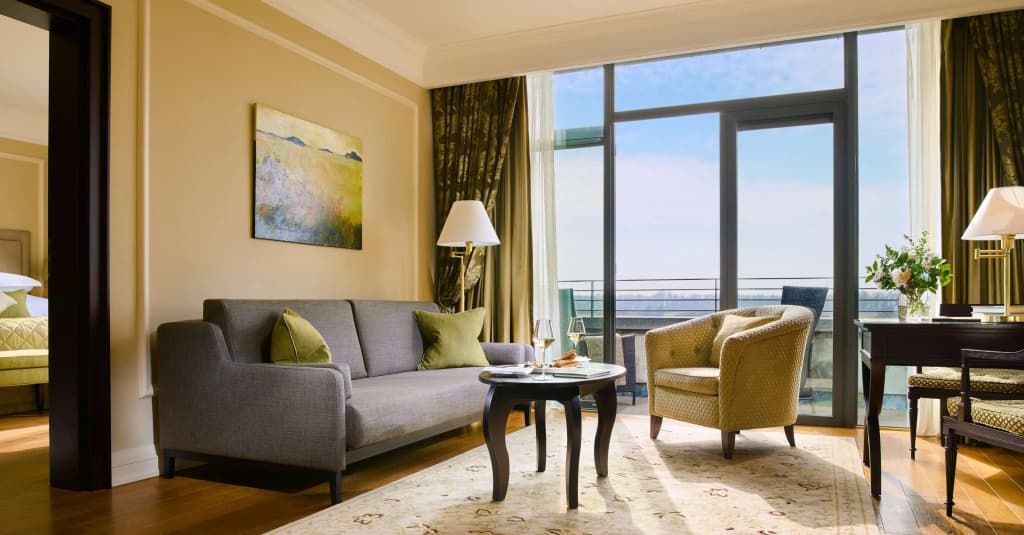 Deluxe Double room with garden view full double bed