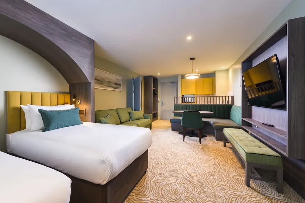 Deluxe Suite